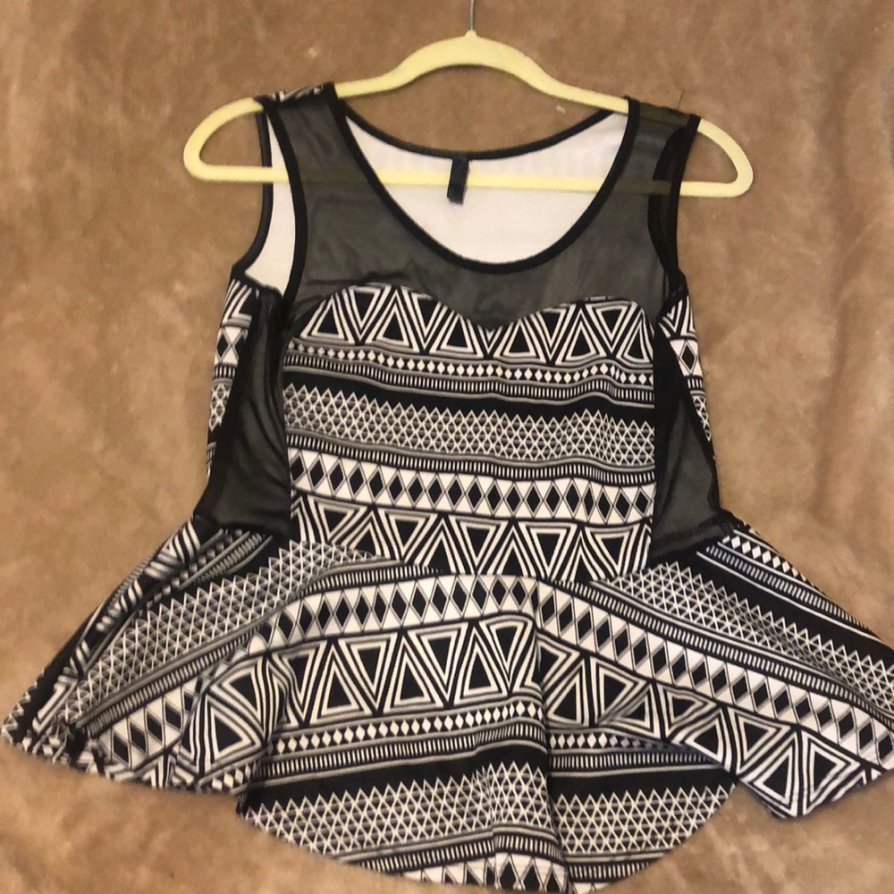Black And White geometric peplum top